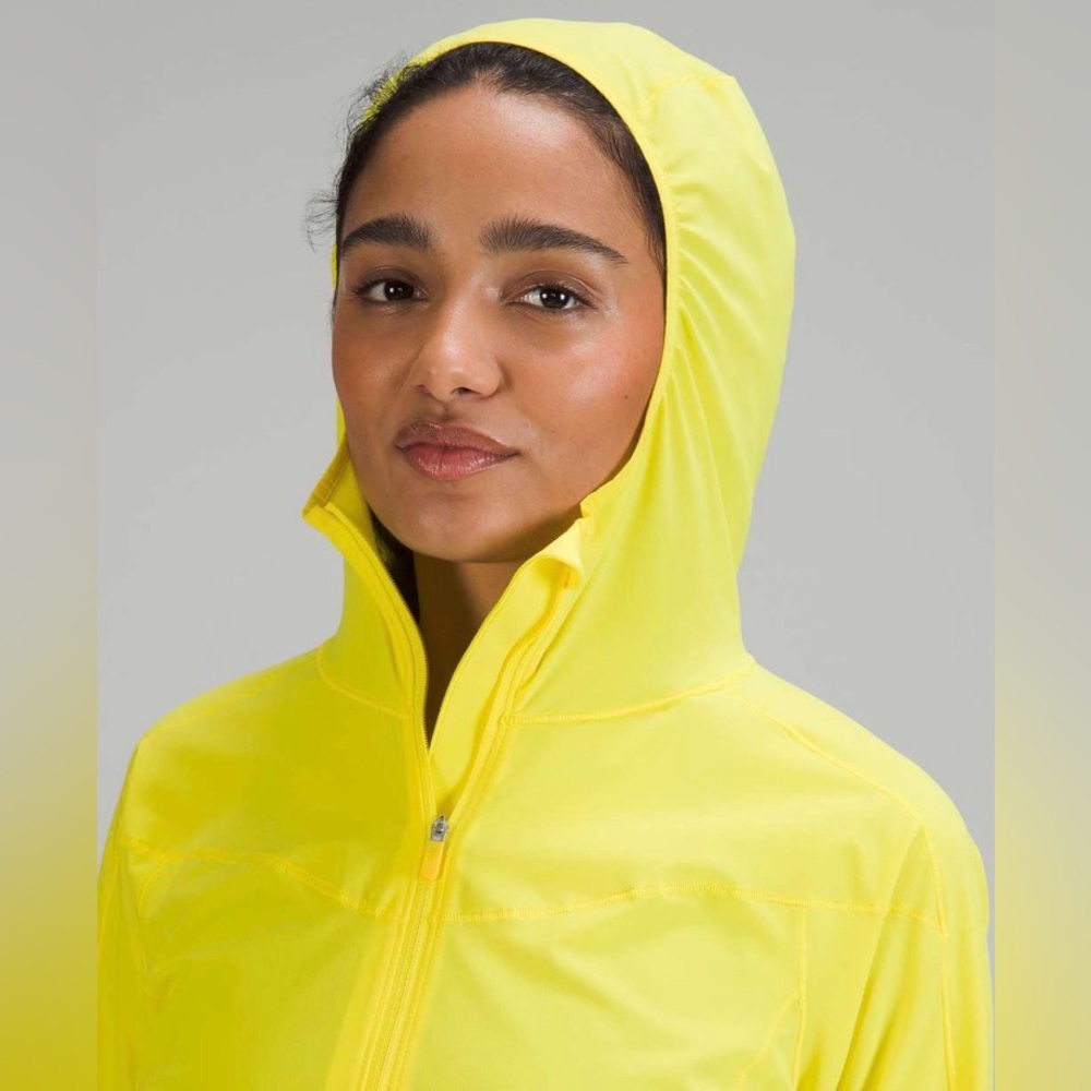 NWOT New Lululemon Mist Over Windbreaker Sonic Yellow - Picture 3 of 12
